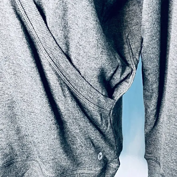 90 Degree by Reflex Hoodie Gray Criss Cross Shirt L - Image 3