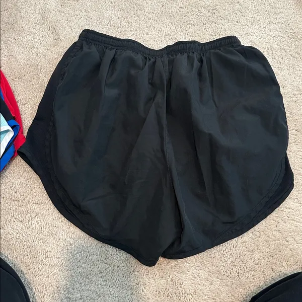 Nike drifit shorts - Image 4