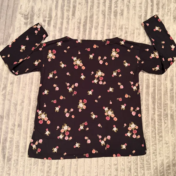 J. Jill Luxe Supima Boat-Neck‎ Tee Black Floral Rose Long Sleeve Top Small - Image 6