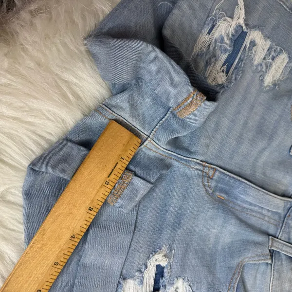 AEROPOSTALE HIGH RISE‎ MIDI Distressed Denim Shorts Light Wash Womens Size 6 - Image 9