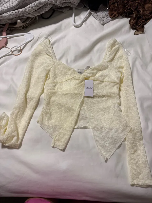 lace going out top - Image 3