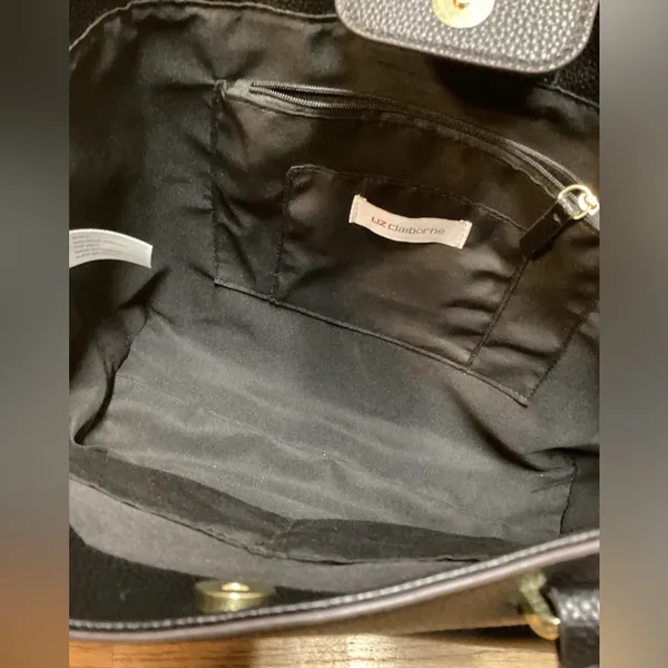 Liz Claiborne Black pebbled faux leather purse - Image 10