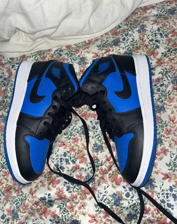Nike Air Jordan Sneakers - Image 3