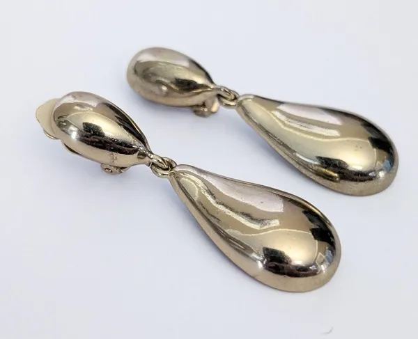 Vintage Clip On Earrings Statement Gold Tone Dangle Chunky - Image 8