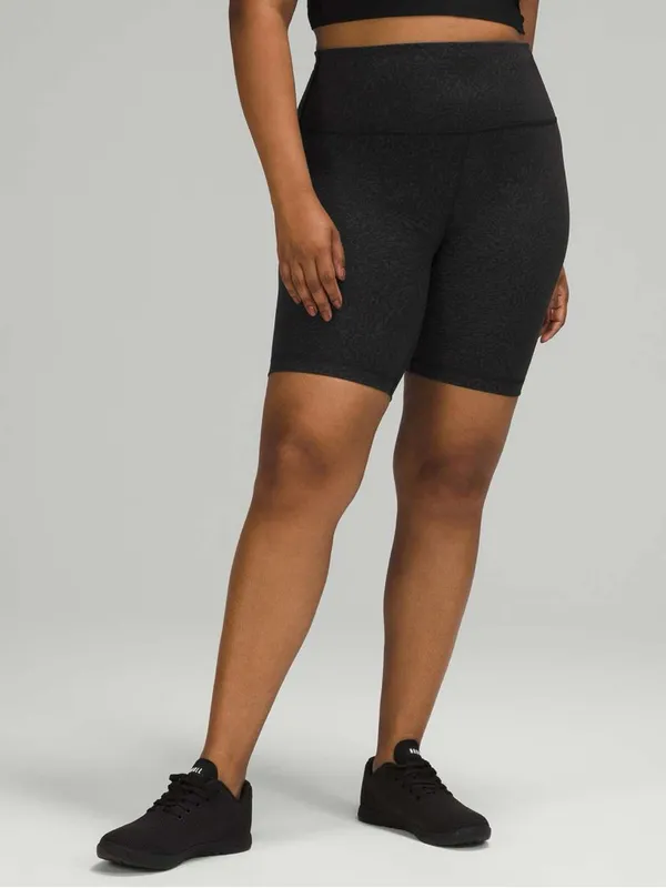 LULULEMON Wunder Train High Rise Short 8" in Crunch Black Sz. 4 - Image 4