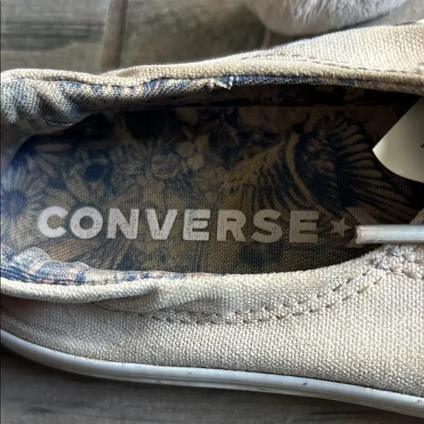Converse Off-White Slip-On Sneakers well worn - Image 2