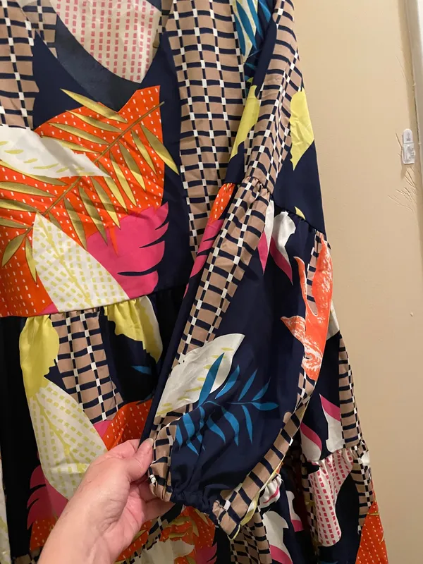 Boutique Vibrant Tiered Mini Dress Tropical Prints V Neck Flowy Medium - Image 6