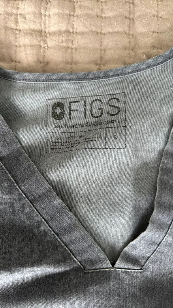 FIGS Scrub Top - Image 3