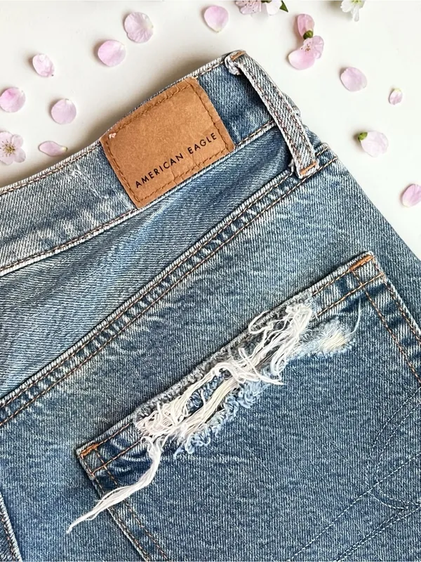 American Eagle Highest Rise 90’s Boyfriend distressed Jeans Shorts - Image 9