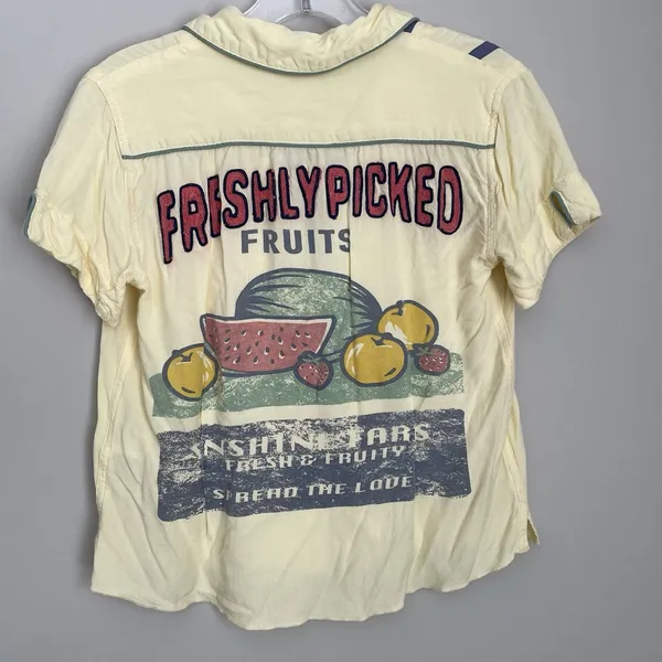 Urban Outfitters Size XS Freshly Picked Fruit Yellow Button Graphic Top Shirt - Image 4