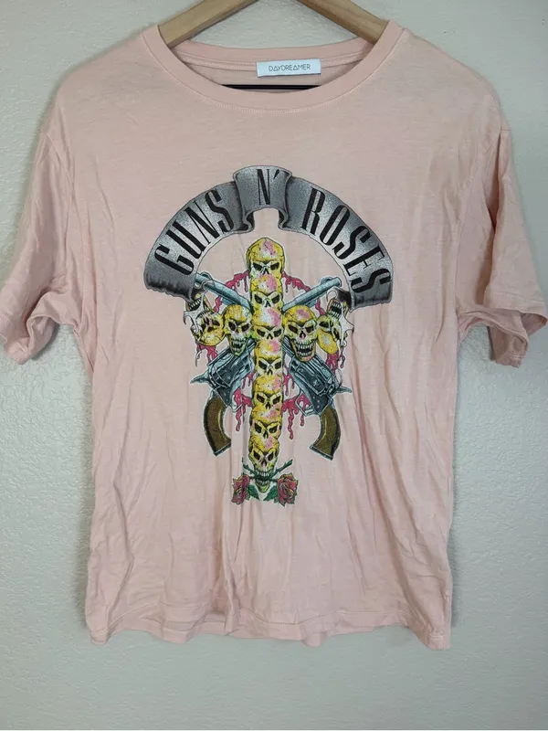 Daydreamer x Revolve Guns & Roses Pink Band Tee Small $90 - Image 4