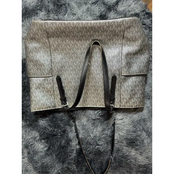 Michael Kors handbag purse Black & Silver shoulder bag flaws pictured - Image 5