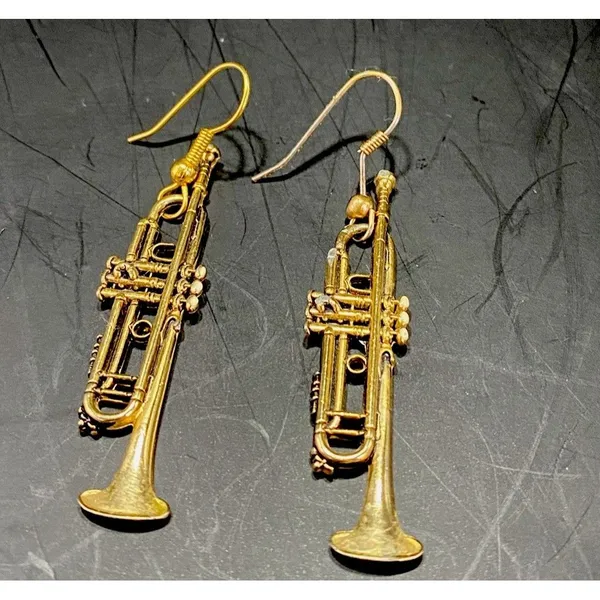 Vintage Trumpet Dangle Earrings Goldtone 2 “, Future Primitive USA Music Lover - Image 5