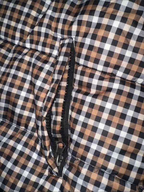 Time and Tru Plaid Puffer Jacket in Brown & Black size large - Image 2