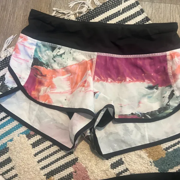 Lululemon speed short‎ in size 4 - Image 5