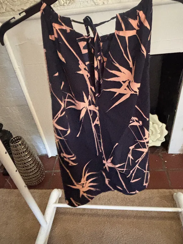 Banana Republic blue and pink tank top - Image 4