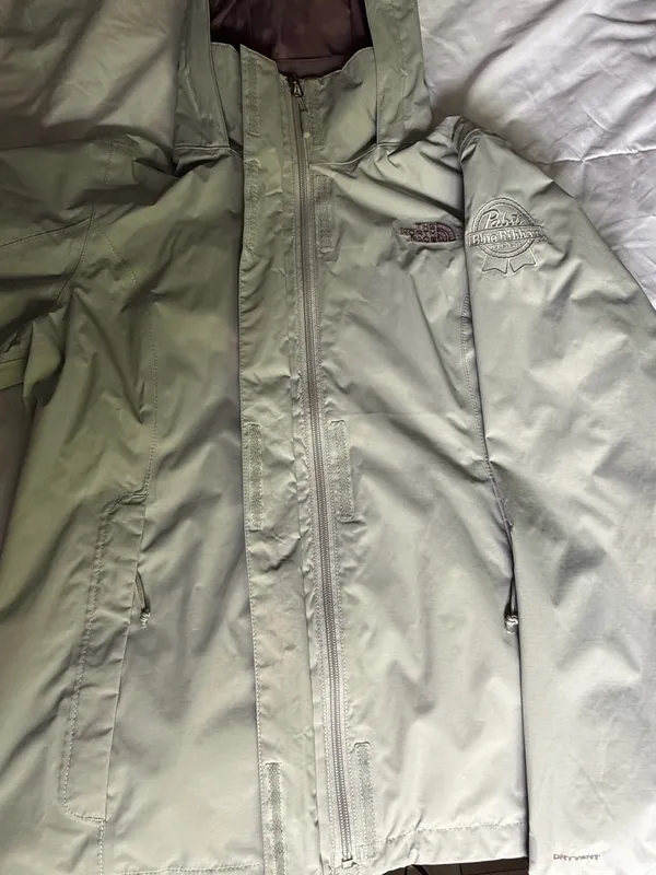 The North Face Resolve 2 Women’s Jacket Small - Image 3