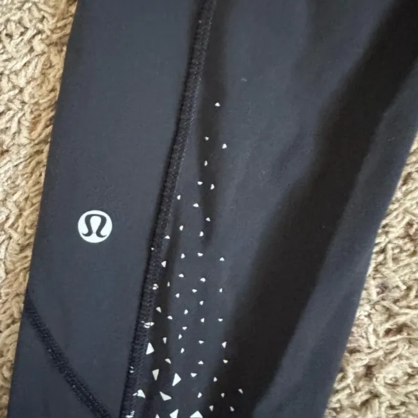 Lululemon Black Leggings with White Accents size 8 - Image 3