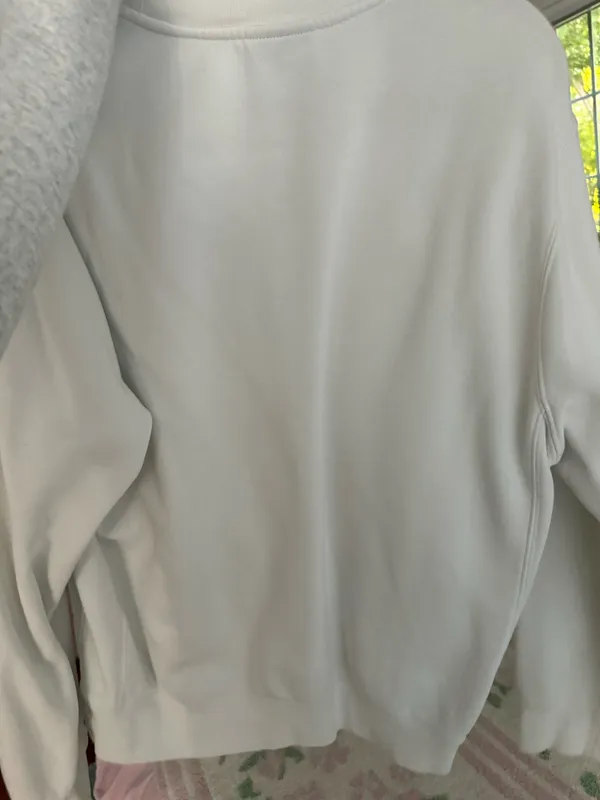 White Nike sweatshirt - Image 3