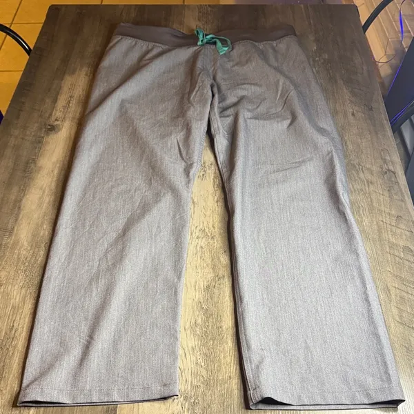 Figs Technical Collection Gray Scrub Wide Leg Bottoms - Image 4