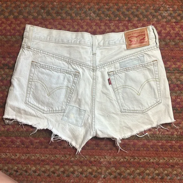 LEVIS BUTTON FLY LIGHT WASH PATCHWORK DISTRESSED CUT OFF SHORTS - Image 6