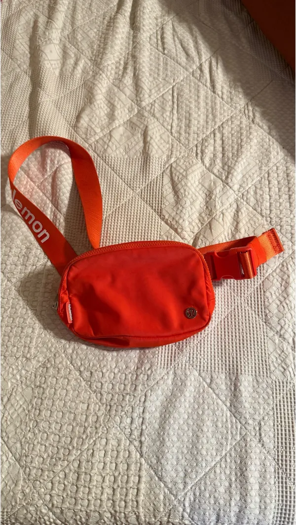 Lululemon Fanny Pack Crossbody - Image 2