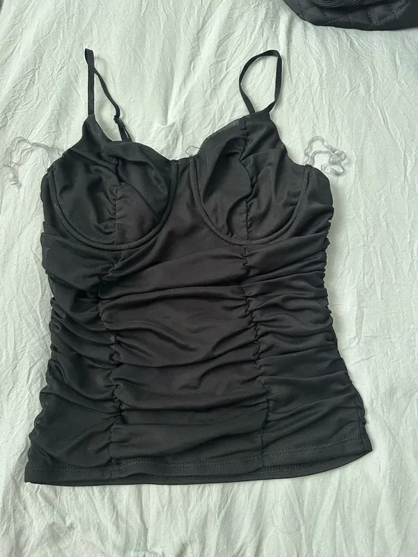 Cupped black top Size M - Image 2