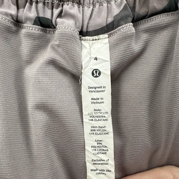 Lululemon Hotty Hot Low Rise Shorts 4" Heritage 365 Camo Misty Mauve‎ Women 4 - Image 8