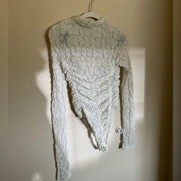 Free People Party Favor‎ Textured Turtleneck Bodysuit Sz Small in Ivory Cream - Image 7