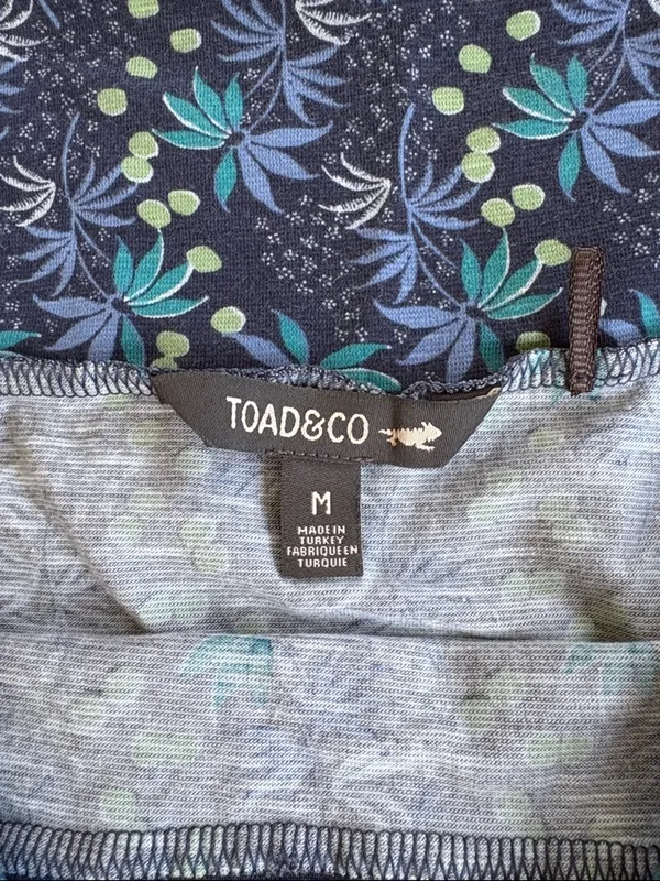 EUC Toad&Co Chaka Ruffle Skirt Navy Palm Size Medium - Image 3