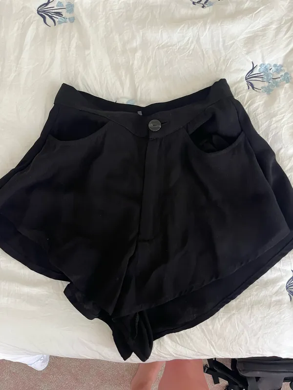ZARA Black Shorts High-Waisted - Image 3