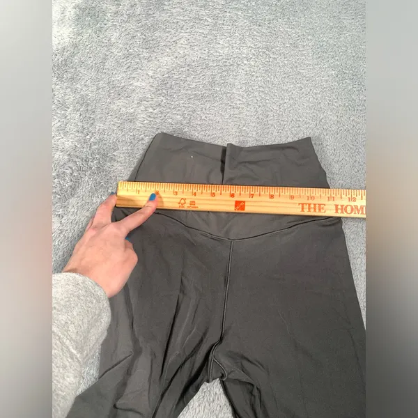 Aerie offline real me flare hi-rise short inseam Gray leggings yoga pants medium - Image 11