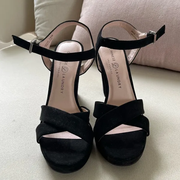 Chinese Laundry NWOT black suede chunky heels - Image 4