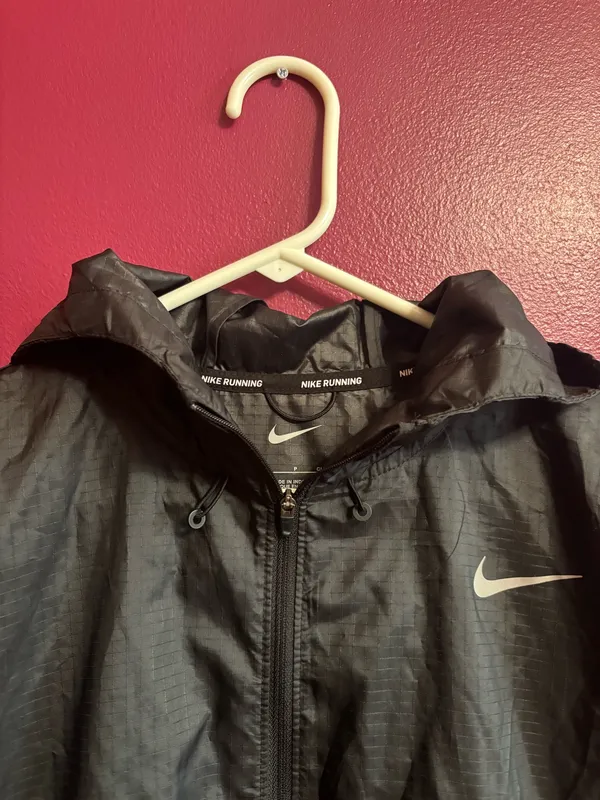 Women’s Nike running black lightweight jacket  - Image 3