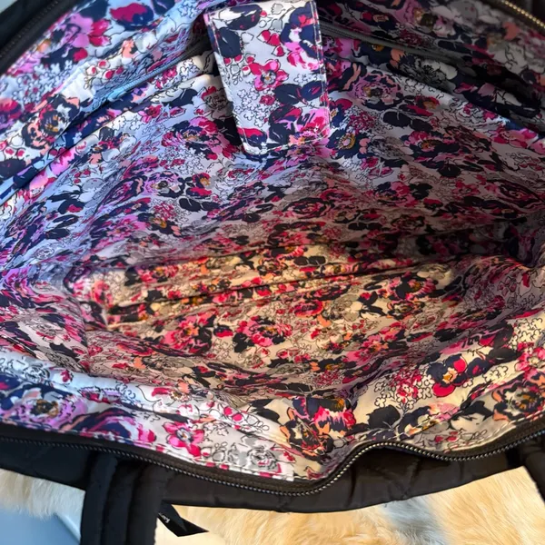 Vera Bradley Large Quilted Black Tote Bag - Image 10