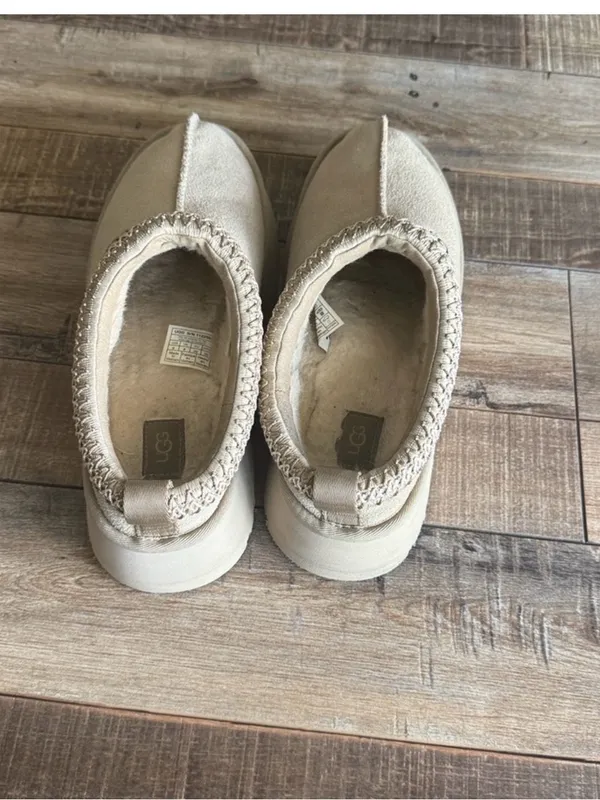 UGG Women’s Tan Slip-On Platform Loafer - Image 3