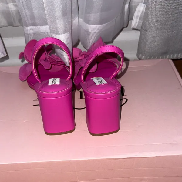 Steve Madden Fuchsia Floral Farrie Heeled Sandals - Image 5