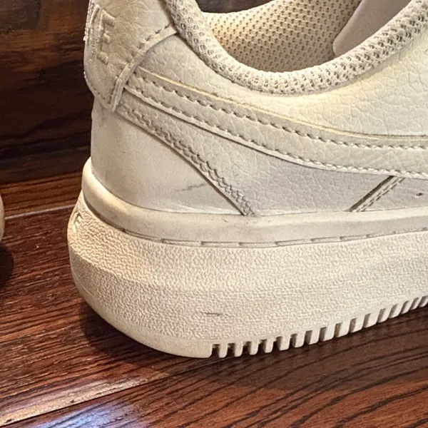 Nike Women's Air Force 1 Platform Sneaker Shoes in size 6 - Image 9