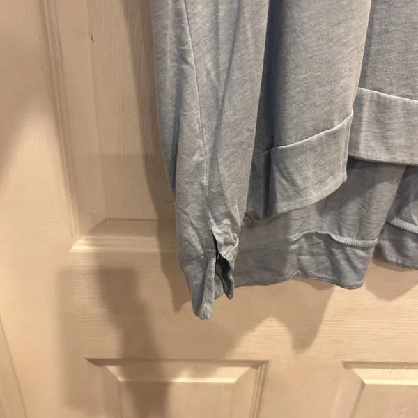 Hollister Long Sleeve Top High Low Dolman Sleeve ‎ Light Blue M/L Oversized Fit - Image 4