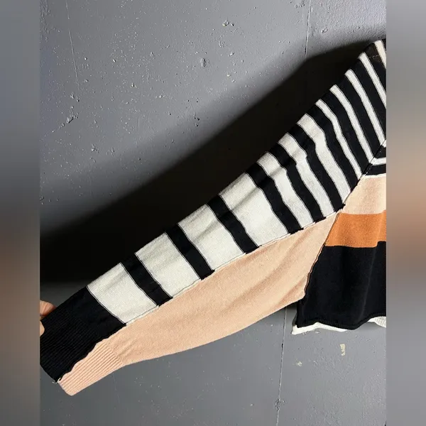 “FREE PEOPLE” Block Party Striped Crop PullOver. Size Small - Image 5