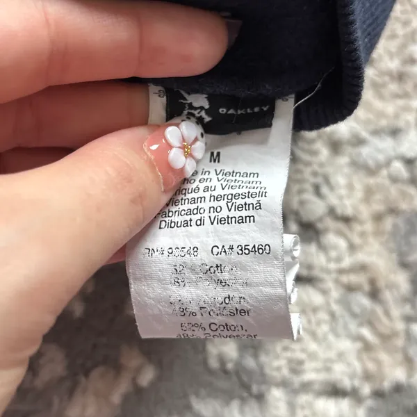 Women’s M Oakley navy hoodie - Image 4