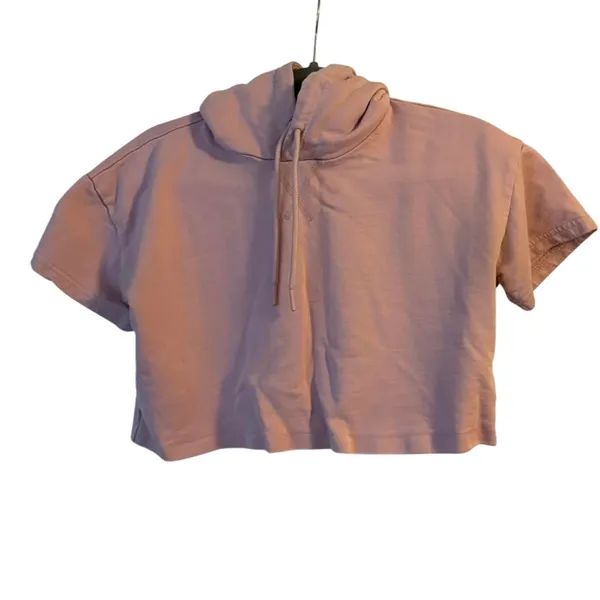 Gymshark Legacy Cropped Short Sleeve Hoodie in Baby Pink Size Medium - Image 4