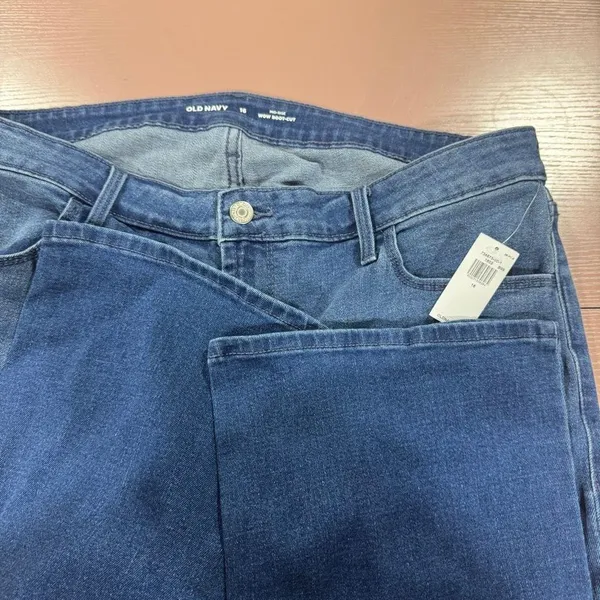 Old Navy Mid-Rise Wow Boot-Cut Jeans - Image 6