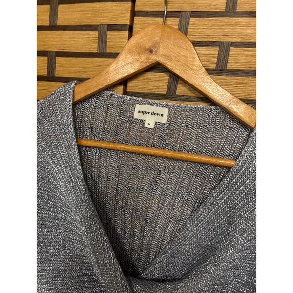 Superdown‎ Gray Metallic Top Size Small - Image 6
