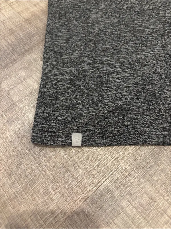 lululemon grey workout top - Image 3