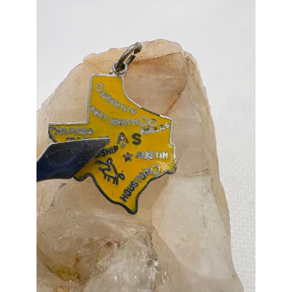 Vintage Texas State Map Charm Yellow Enamel Silver Tone Japan Souvenir 3.8g - Image 3