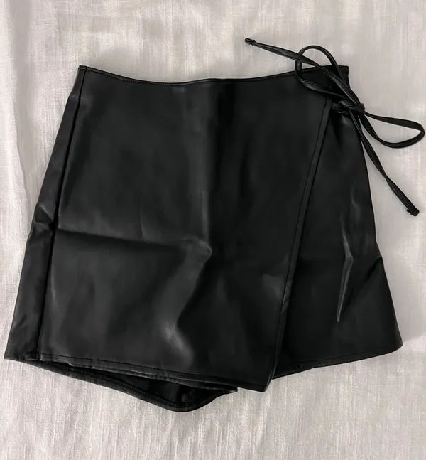 Abercrombie Black Leather Skort - Image 2