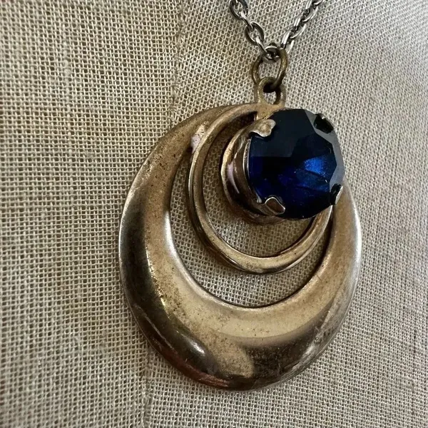 Silver tone blue pendant necklace - Image 2