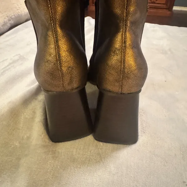 Wonderly dressy Boots Women’s sz 7M bronze high block heels booties Oakley brown - Image 6