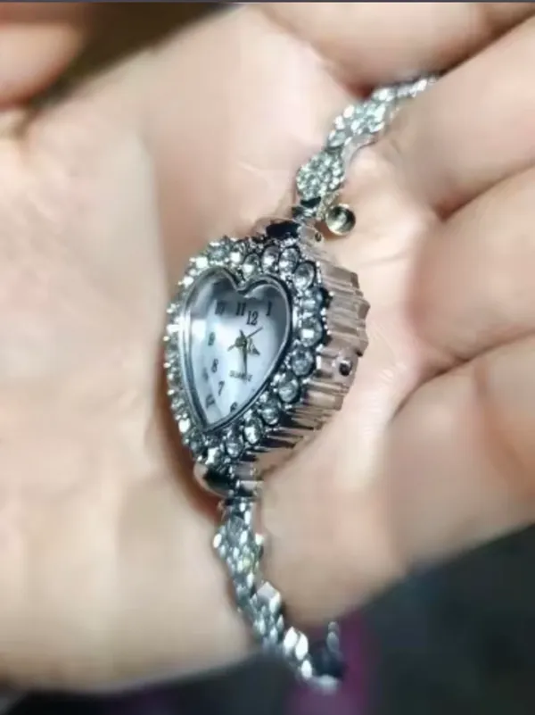 Brand New y2k Silver heart-shaped watch with rhinestone details and adjustable chain - Image 6